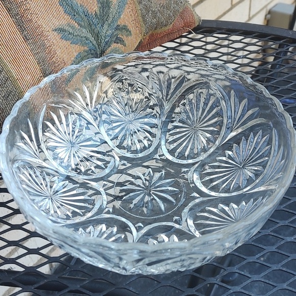 Other - Clear,Glass Serving Bowl ⭐burst Pattern